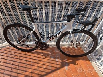 Cube Agree C:62 anno 2023 in carbonio, taglia 53 (