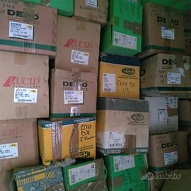 Fari auto a stock in blocco 