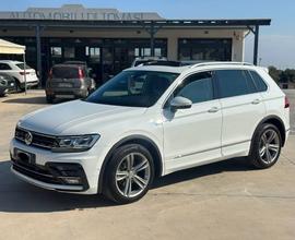 Volkswagen Tiguan 2.0 tdi Advanced R-Line Exterior