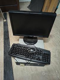 PC completo con monitor e tastiera