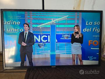 smart TV led 32" Samsung come nuovo senza piedini