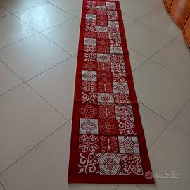 Tappeto bianco e rosso 280x55 cm