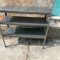 piccolo scaffale in ferro