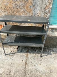 piccolo scaffale in ferro