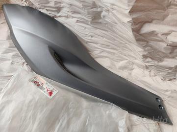 FIANCHETTO DX NERO ORIGINALE YAMAHA NUOVO XP500 XP