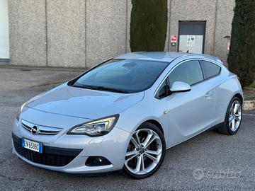 Opel Astra GTC 2.0 CDTI 165CV 3 porte Cosmo S