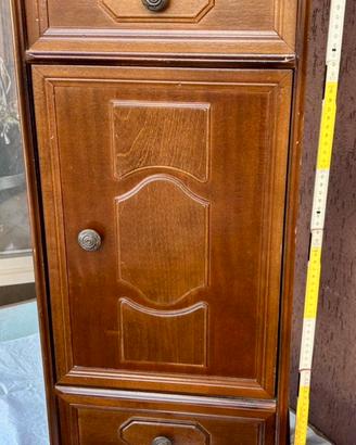 Mobiletto classico antico in legno  (o comodino)