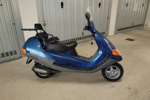 Piaggio hexagon 125