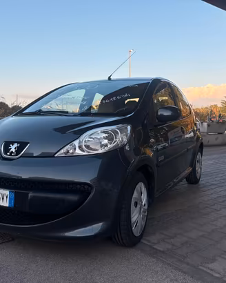 Peugeot 107 1.0 68CV 5p. Sweet Years 2Tronic