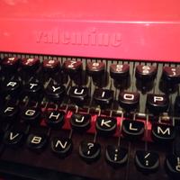 Macchina da scrivere Olivetti Valentine