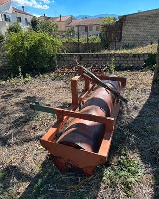 Rullo compattatore agricolo