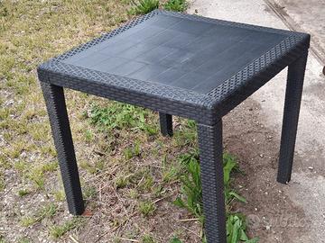 tavolino da giardino 