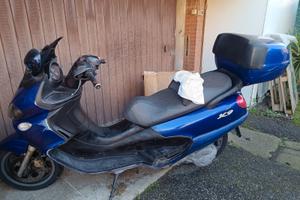 Piaggio X9 500