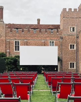 Attrezzatura  cinema all’aperto o conferenze