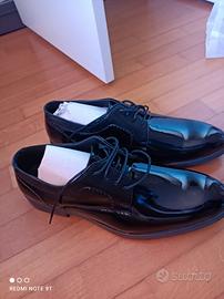 SCARPE "VERNICE" NERE MAI INDOSSATE