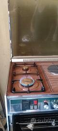  Cucina a gas con forno elettrico 