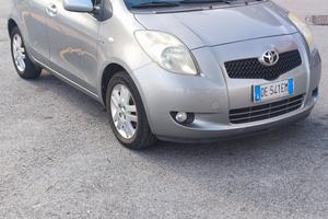 Toyota Yaris cambio automatico 