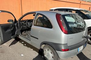 Opel Corsa 1.0 benzina NEOPATENTATO