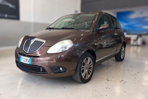 Lancia Ypsilon 1.3 MJT 75 CV Versus
