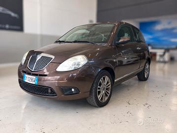 Lancia Ypsilon 1.3 MJT 75 CV Versus