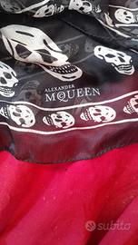 foulard Alexander MQUEEN