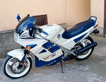 Honda VFR 750 - 1989