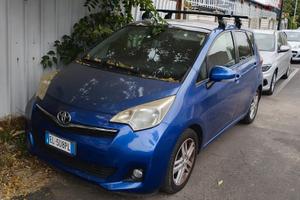 Toyota Verso-S 1.4 D-4D Lounge con tetto panoramic