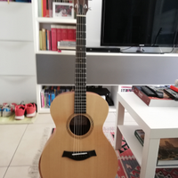 Chitarra elettroacustica Taylor Academy 12e