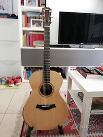 Chitarra elettroacustica Taylor Academy 12e