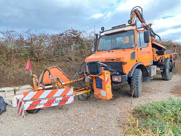 UNIMOG U1250R + LAMA NEVE + TAGLIAERBA e TRINCIA