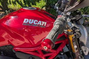 Ducati Monster 1200 S