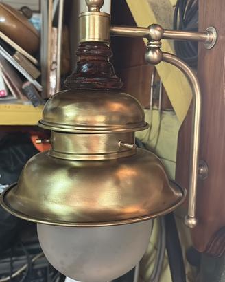 Lampada vintage in ottone