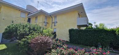 Trcicamere con terrazza abitabile