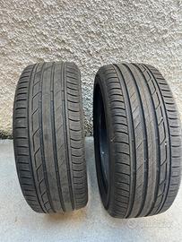 Gomme auto estive 215/50 R18 W