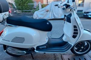 Piaggio Vespa 300 GTS - 2013