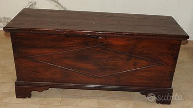 Cassapanca in arte povera