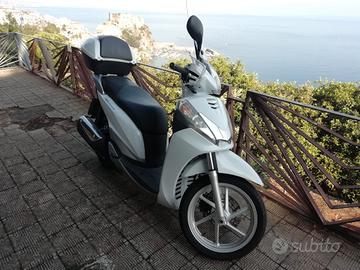 SH 300 i 36000 KM