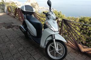 SH 300 i 36000 KM