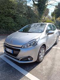 Peugeot 208 1.2 benzina 82 CV – 2018 – 118.000 km