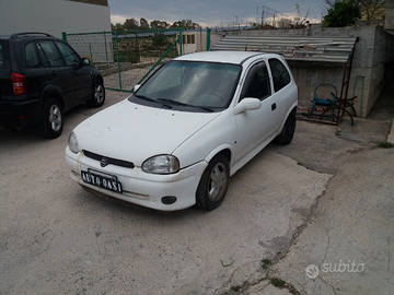 Opel corsa 1.6 GSI RICAMBI1.9.9.7