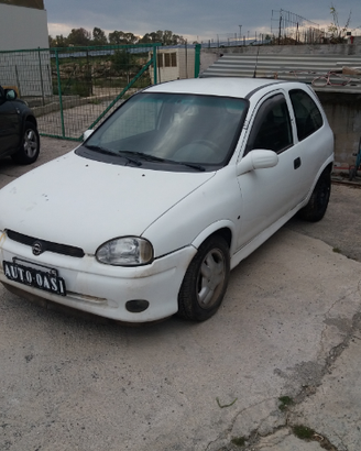 Opel corsa 1.6 GSI RICAMBI1.9.9.7