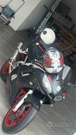 Yamaha R6