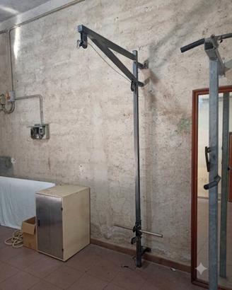Postazioni squat, trazioni, dip e cavi artigianali