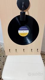 appendi abiti vintage o particolare 