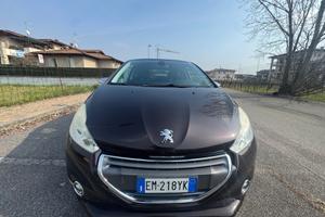 Peugeot 208 1.4 HDi 68 CV 3 porte Allure