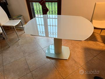 Tavolo vetro 4-8 posti