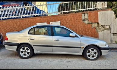 Toyota Avensis 2.0 benzina e gas 1998