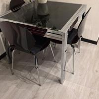 Tavolo quadrato allungabile