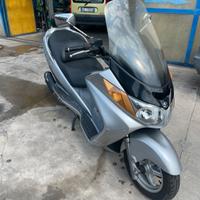 Suzuki Burgman 400 anno 2004