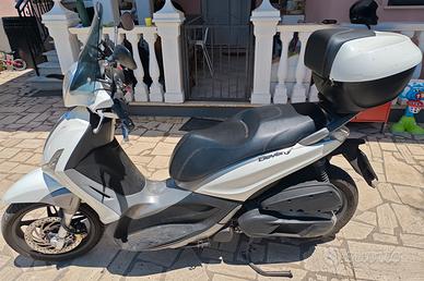 Beverly 350 SportTouring ie ABS
